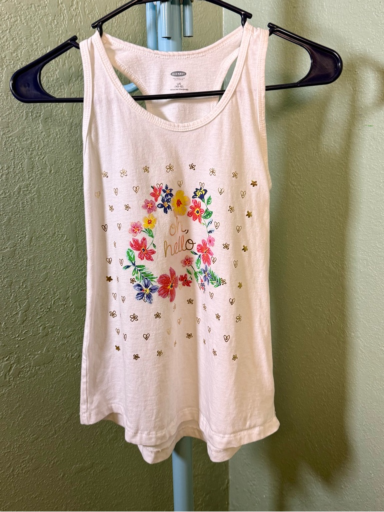 Old Navy White Crewneck Tag Graphic